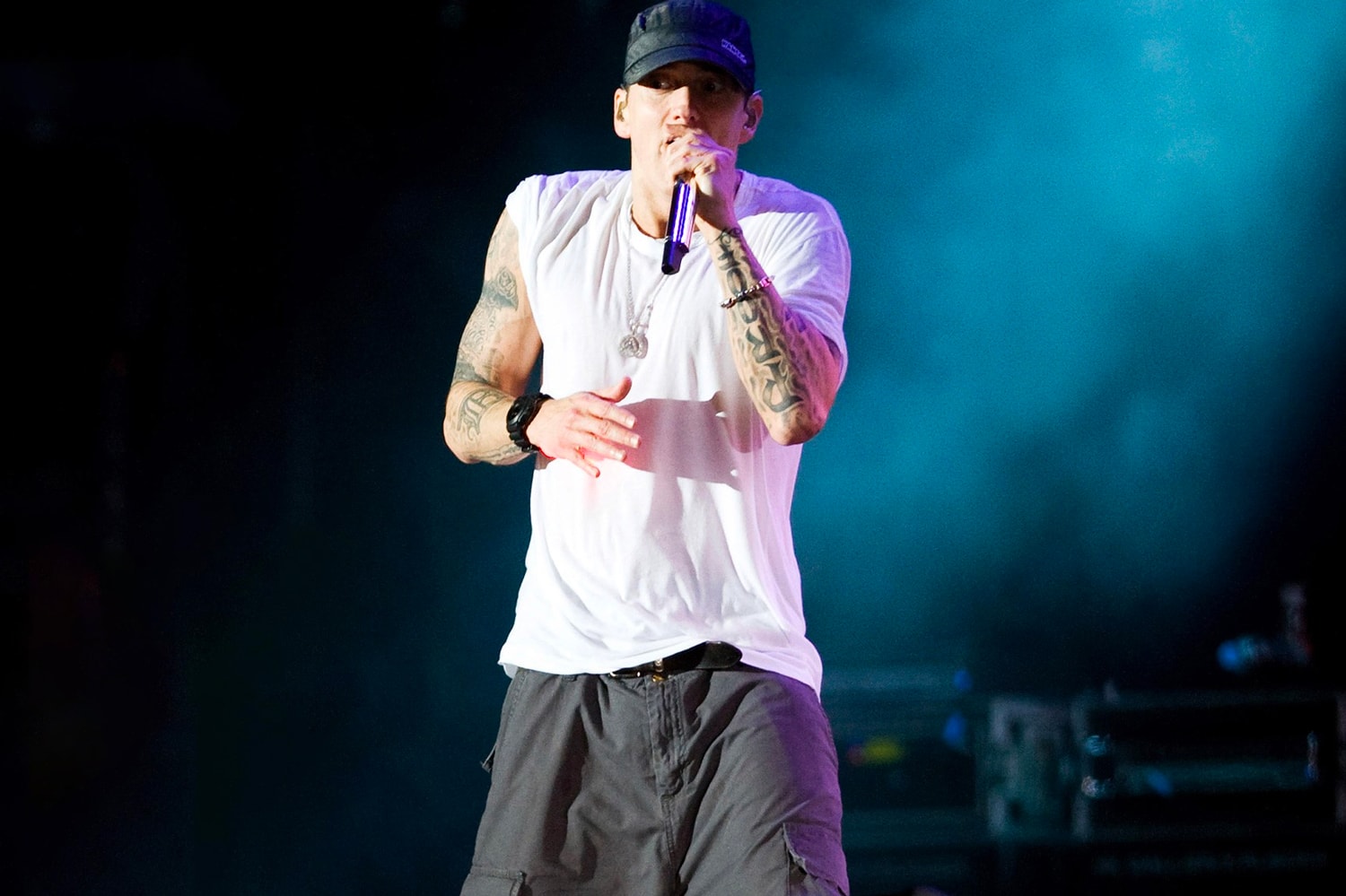 Eminem Breaks World Record With "Godzilla" Verse juice wrld collab 229 words 30 seconds 