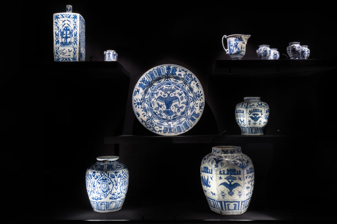 Fondazione Prada "The Porcelain Room" Exhibition Chinese Porcelain Plates Bowls Fish Lettuce Crabs Chickens 
