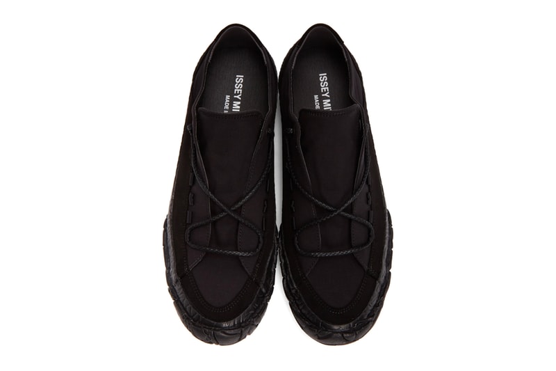Issey Miyake Canvas NY Sneakers made in japan japanese designer footwear shoes sneakers kicks runners trainers geometric faux fur trim pull tab lace up lightweight fall winter 2020