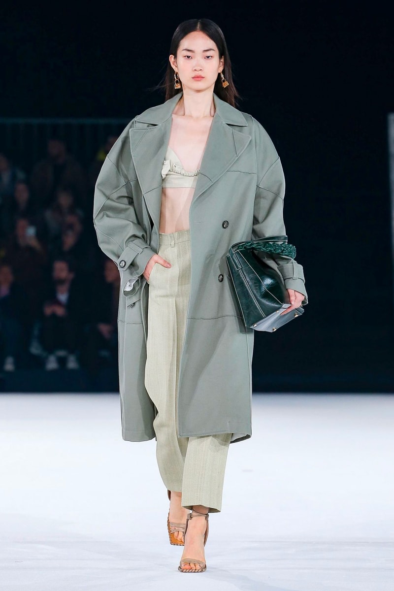 Jacquemus Fall Winter 2020 Collection Runway Paris Fashion Week pfw co ed mens womens french parisian deconstrcuted olive drab minimal denim exagerrated Simon Porte Jacquemus