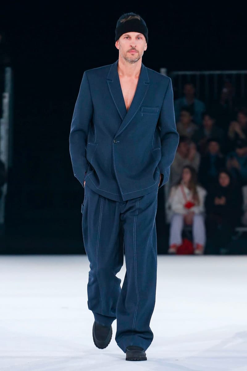 Jacquemus Fall Winter 2020 Collection Runway Paris Fashion Week pfw co ed mens womens french parisian deconstrcuted olive drab minimal denim exagerrated Simon Porte Jacquemus