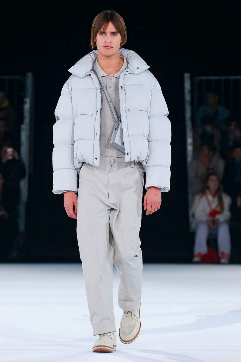 Jacquemus Fall Winter 2020 Collection Runway Paris Fashion Week pfw co ed mens womens french parisian deconstrcuted olive drab minimal denim exagerrated Simon Porte Jacquemus