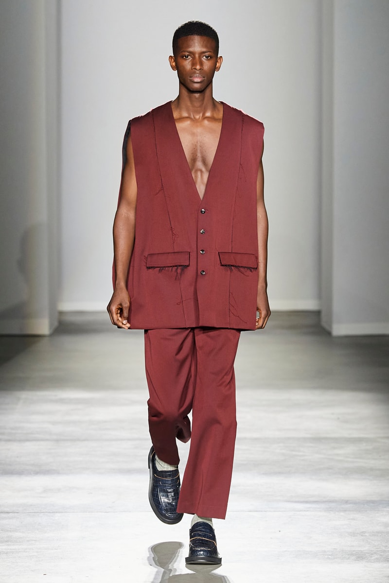 JIEDA Fall/Winter 2020 Collection Milan Men's Fashion Week Runway Presentation Trousers Blazers Coats Jackets Hoodies Vests Plaid Gingham Acid-Wash Knitwear Hiroyuki Fujita