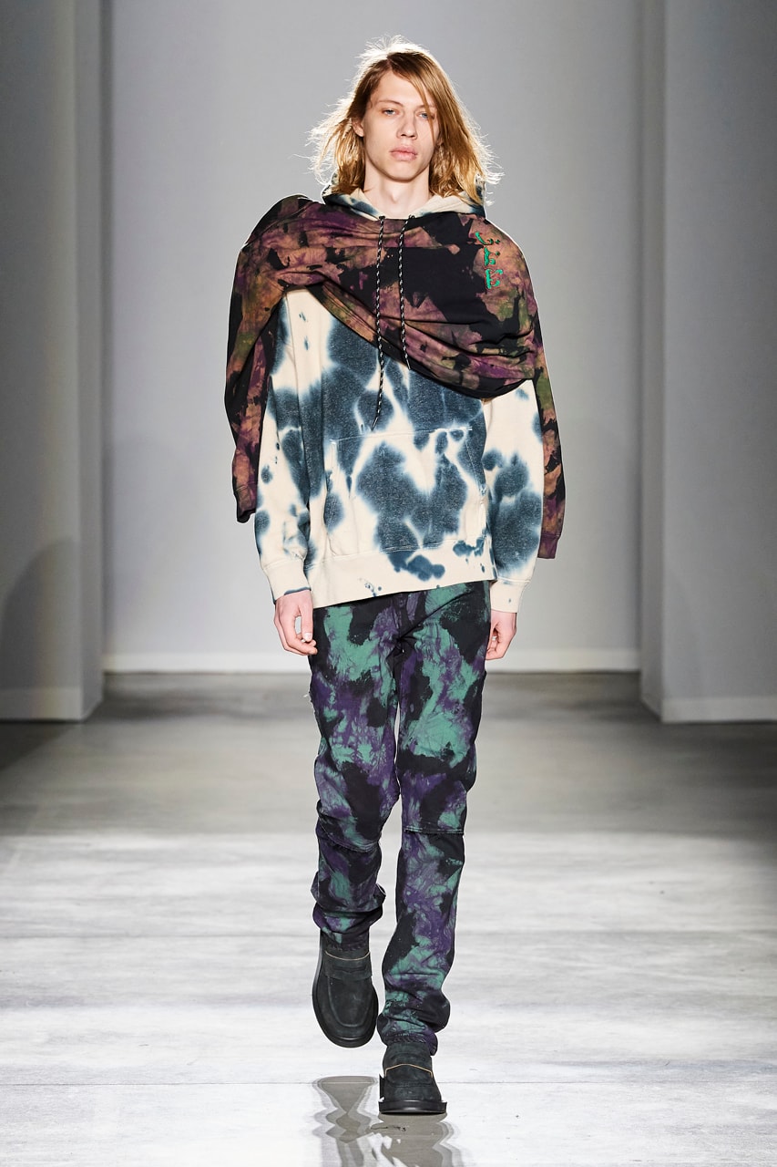 JIEDA Fall/Winter 2020 Collection Milan Men's Fashion Week Runway Presentation Trousers Blazers Coats Jackets Hoodies Vests Plaid Gingham Acid-Wash Knitwear Hiroyuki Fujita