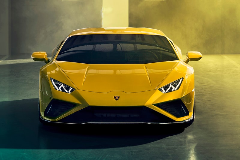 Lamborghini Huracán EVO Rear-Wheel Drive Unveiled First Look RWD Supercar Italian Sportscar V10 Engine 610 HP New Look Design Front Bumper Rear Diffuser