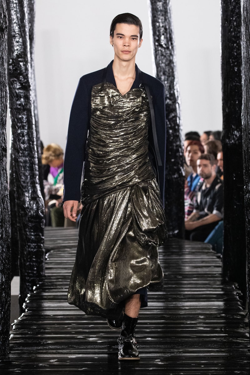 LOEWE Fall/Winter 2020 Runway Collection Paris Fashion Week Jackets Coats Shirts Pants Chain Links Bags Hats Blazers Capes Scarves Dresses Studs Silk 