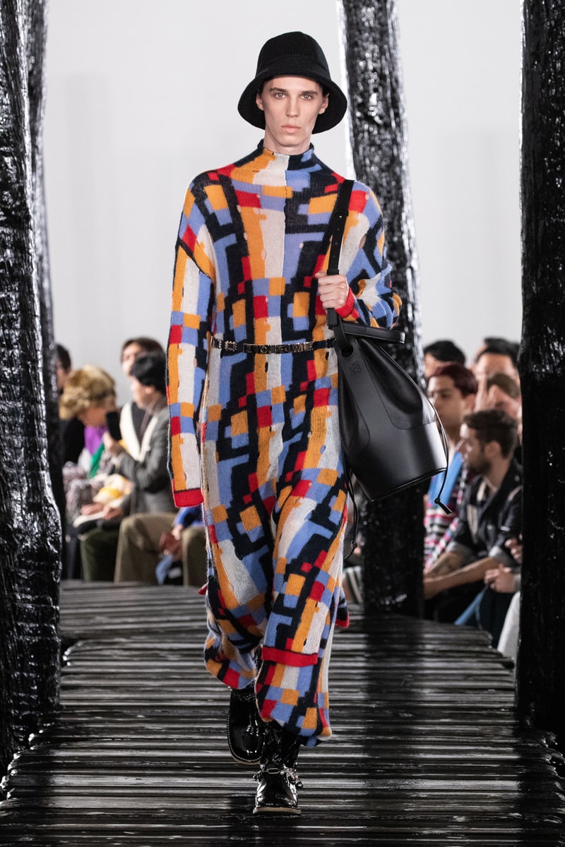 LOEWE Fall/Winter 2020 Runway Collection Paris Fashion Week Jackets Coats Shirts Pants Chain Links Bags Hats Blazers Capes Scarves Dresses Studs Silk 