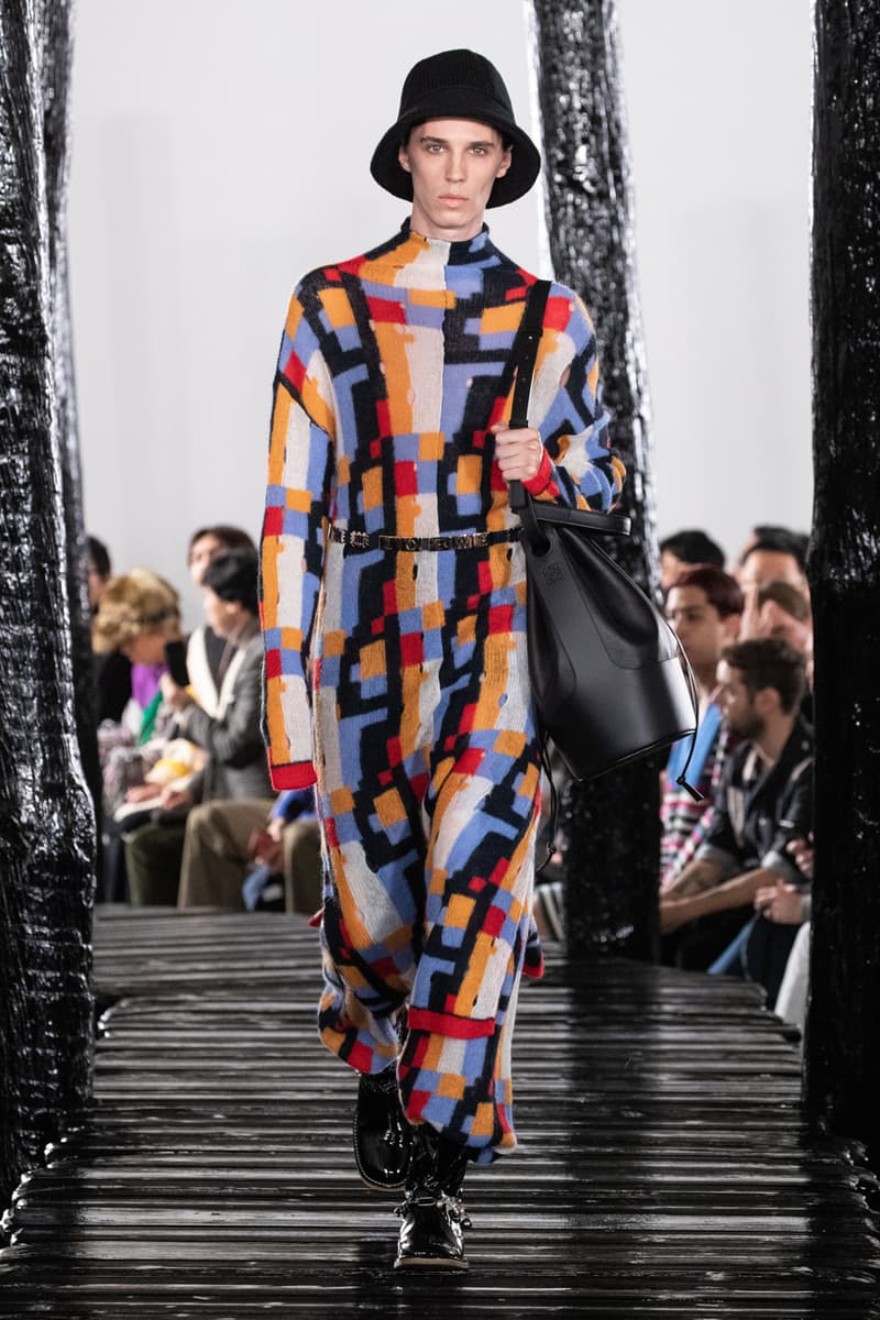 LOEWE Fall/Winter 2020 Runway Collection Paris Fashion Week Jackets Coats Shirts Pants Chain Links Bags Hats Blazers Capes Scarves Dresses Studs Silk