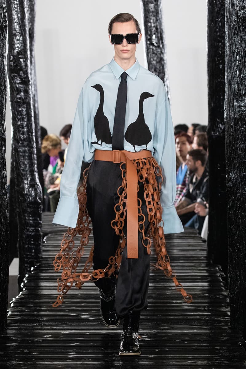 LOEWE Fall/Winter 2020 Runway Collection Paris Fashion Week Jackets Coats Shirts Pants Chain Links Bags Hats Blazers Capes Scarves Dresses Studs Silk 