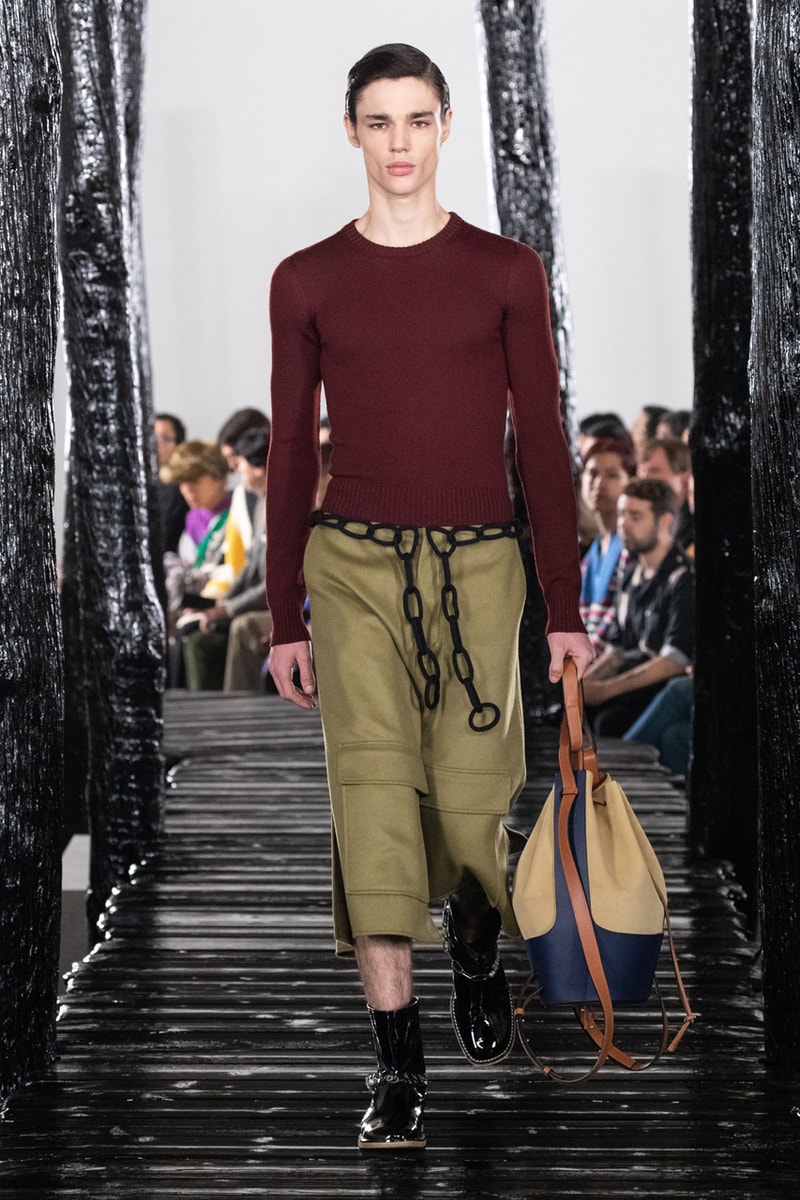 LOEWE Fall/Winter 2020 Runway Collection Paris Fashion Week Jackets Coats Shirts Pants Chain Links Bags Hats Blazers Capes Scarves Dresses Studs Silk 