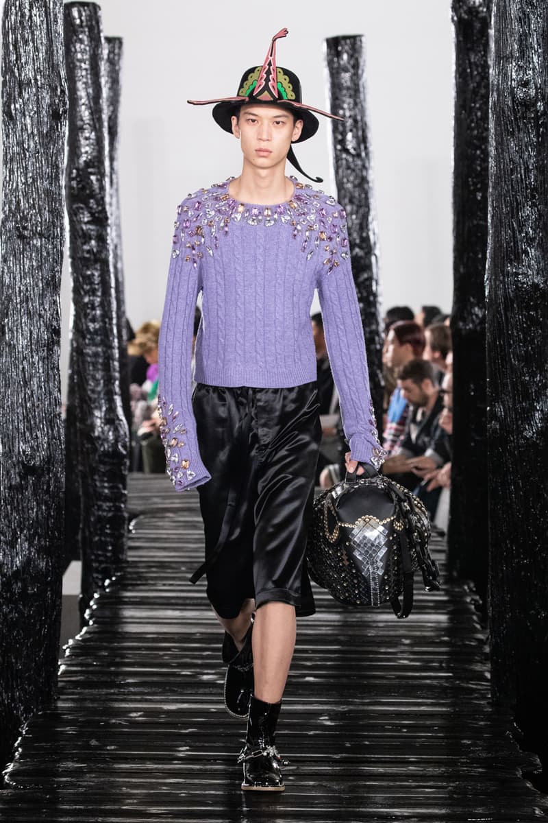 LOEWE Fall/Winter 2020 Runway Collection Paris Fashion Week Jackets Coats Shirts Pants Chain Links Bags Hats Blazers Capes Scarves Dresses Studs Silk 