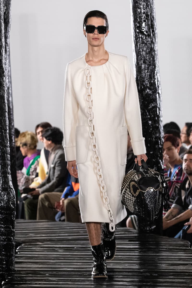 LOEWE Fall/Winter 2020 Runway Collection Paris Fashion Week Jackets Coats Shirts Pants Chain Links Bags Hats Blazers Capes Scarves Dresses Studs Silk