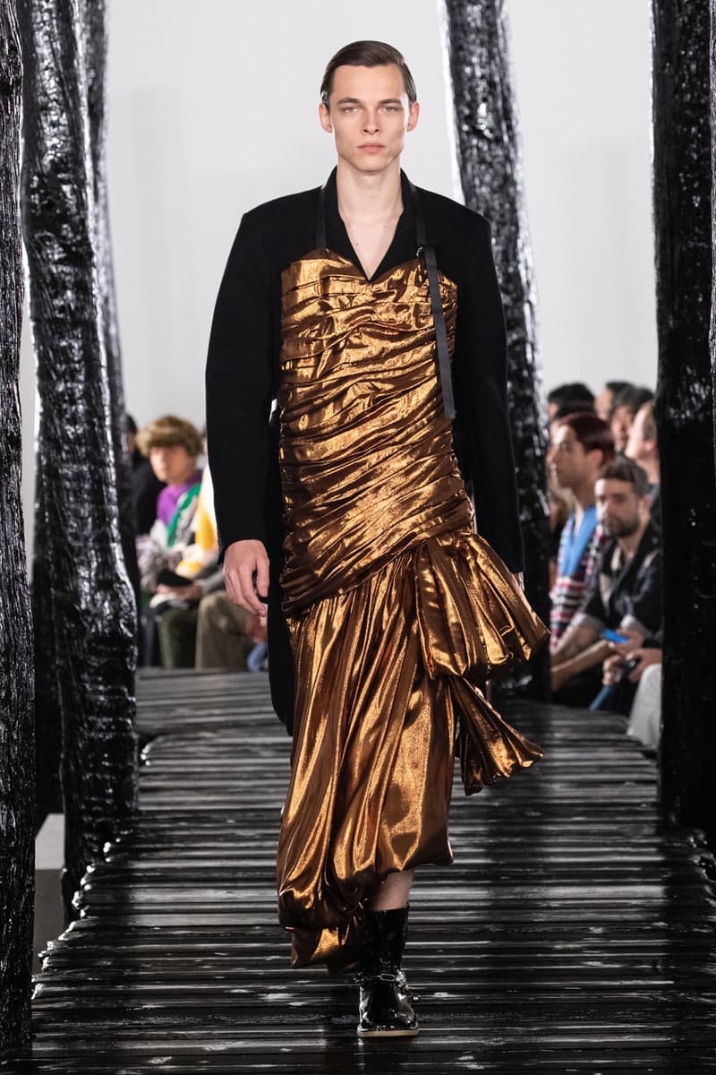LOEWE Fall/Winter 2020 Runway Collection Paris Fashion Week Jackets Coats Shirts Pants Chain Links Bags Hats Blazers Capes Scarves Dresses Studs Silk