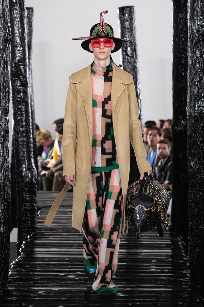 LOEWE Fall/Winter 2020 Runway Collection Paris Fashion Week Jackets Coats Shirts Pants Chain Links Bags Hats Blazers Capes Scarves Dresses Studs Silk 