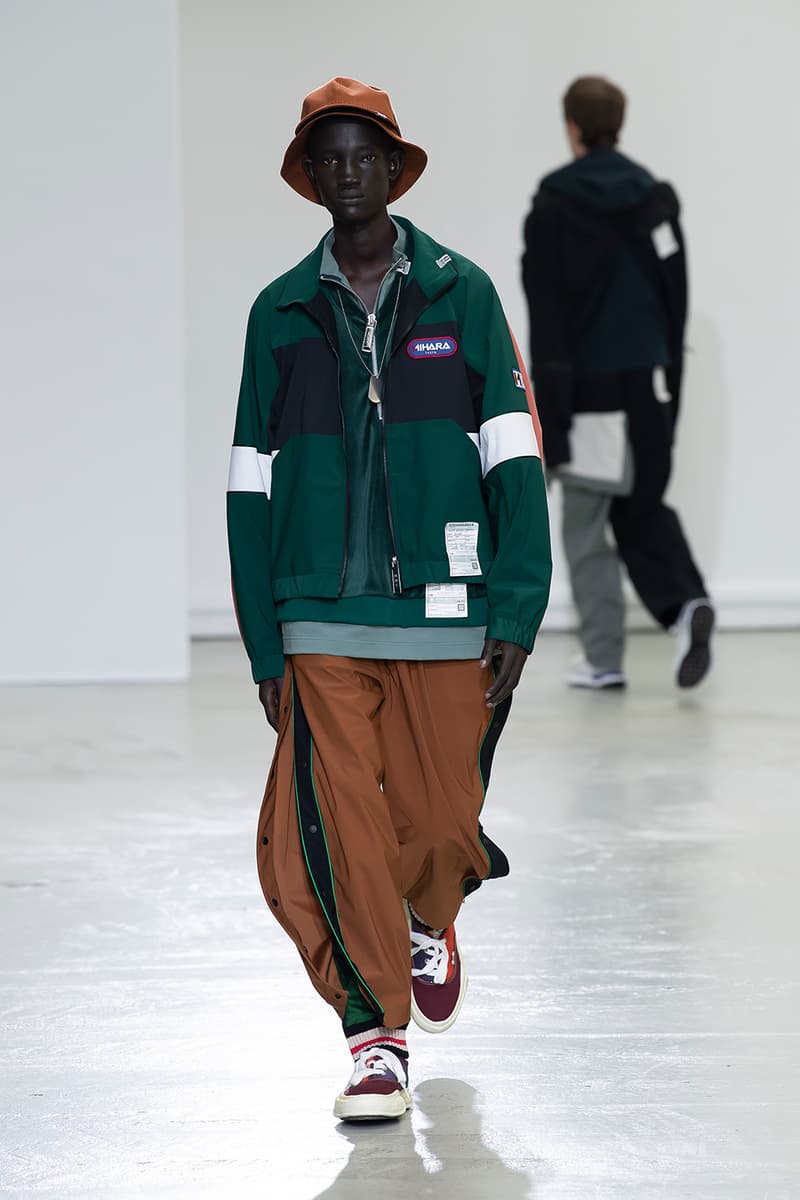Maison Mihara Yasuhiro FW20 Paris Runway deconstruction
