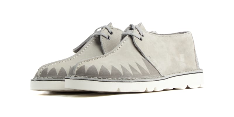 grey wallabee clarks