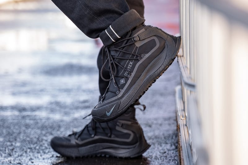 nike acg reflective boots