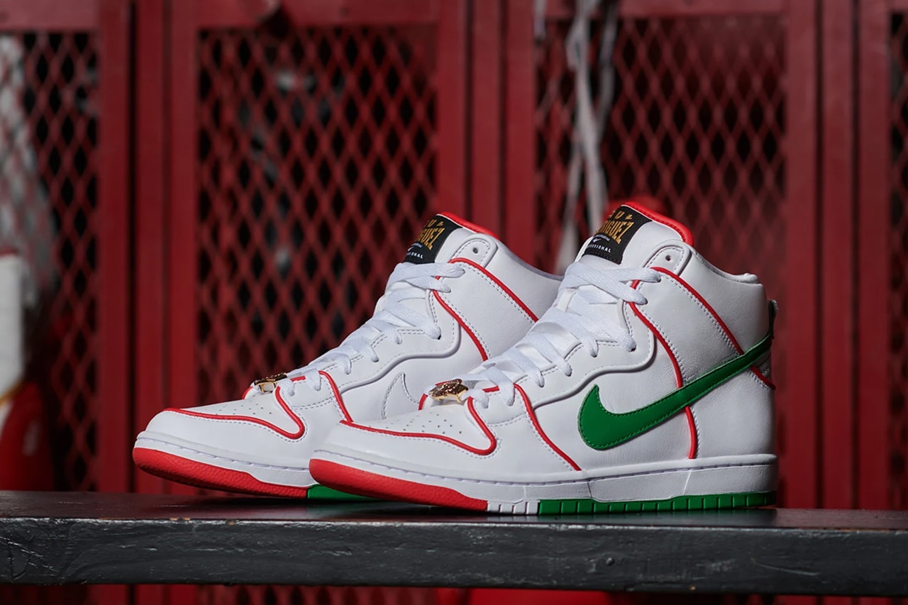 Nike Dunk High sneakers in white and red