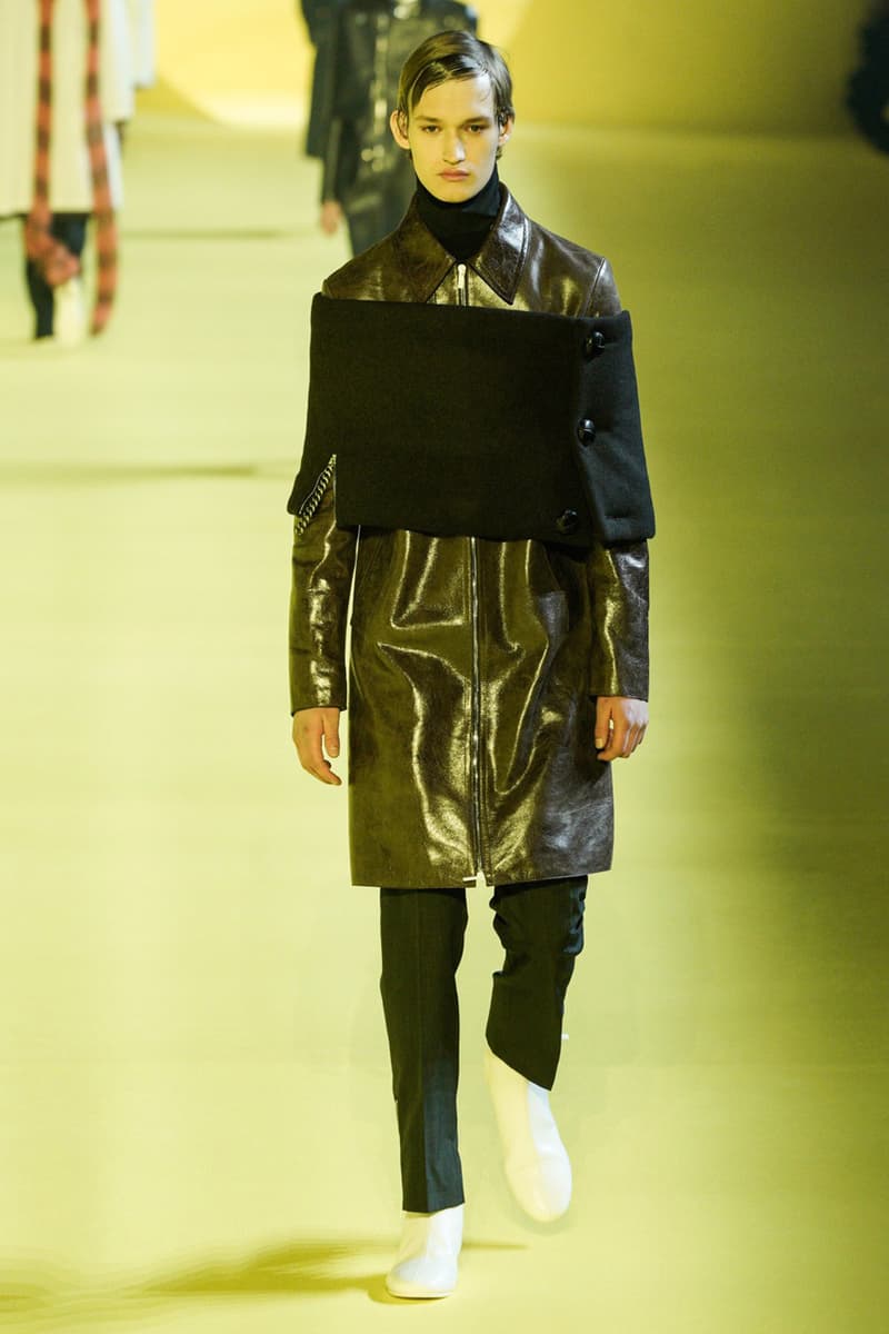 Raf Simons Fall/Winter 2020 Collection Show menswear pfw paris fashion week fw20 runway presentation solar youth runner