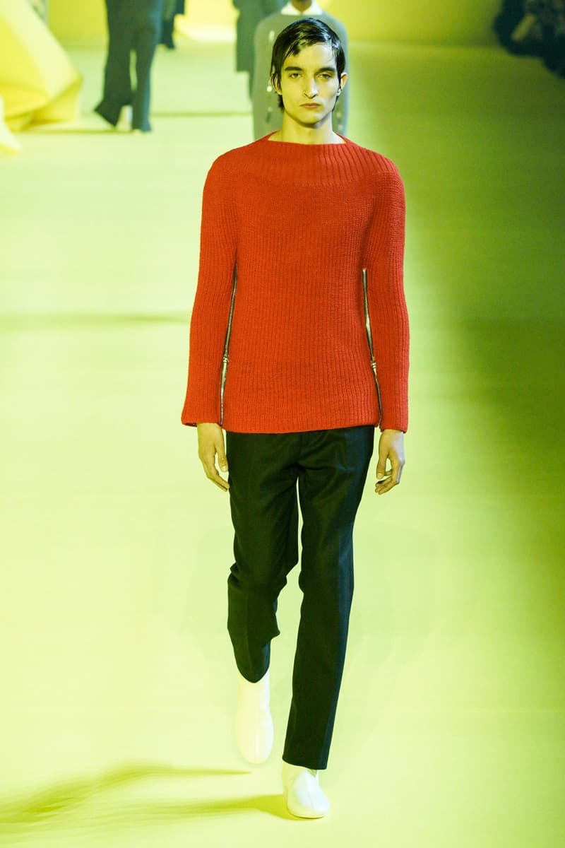 Raf Simons Fall/Winter 2020 Collection Show menswear pfw paris fashion week fw20 runway presentation solar youth runner