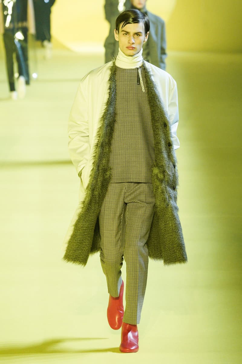 Raf Simons Fall/Winter 2020 Collection Show menswear pfw paris fashion week fw20 runway presentation solar youth runner