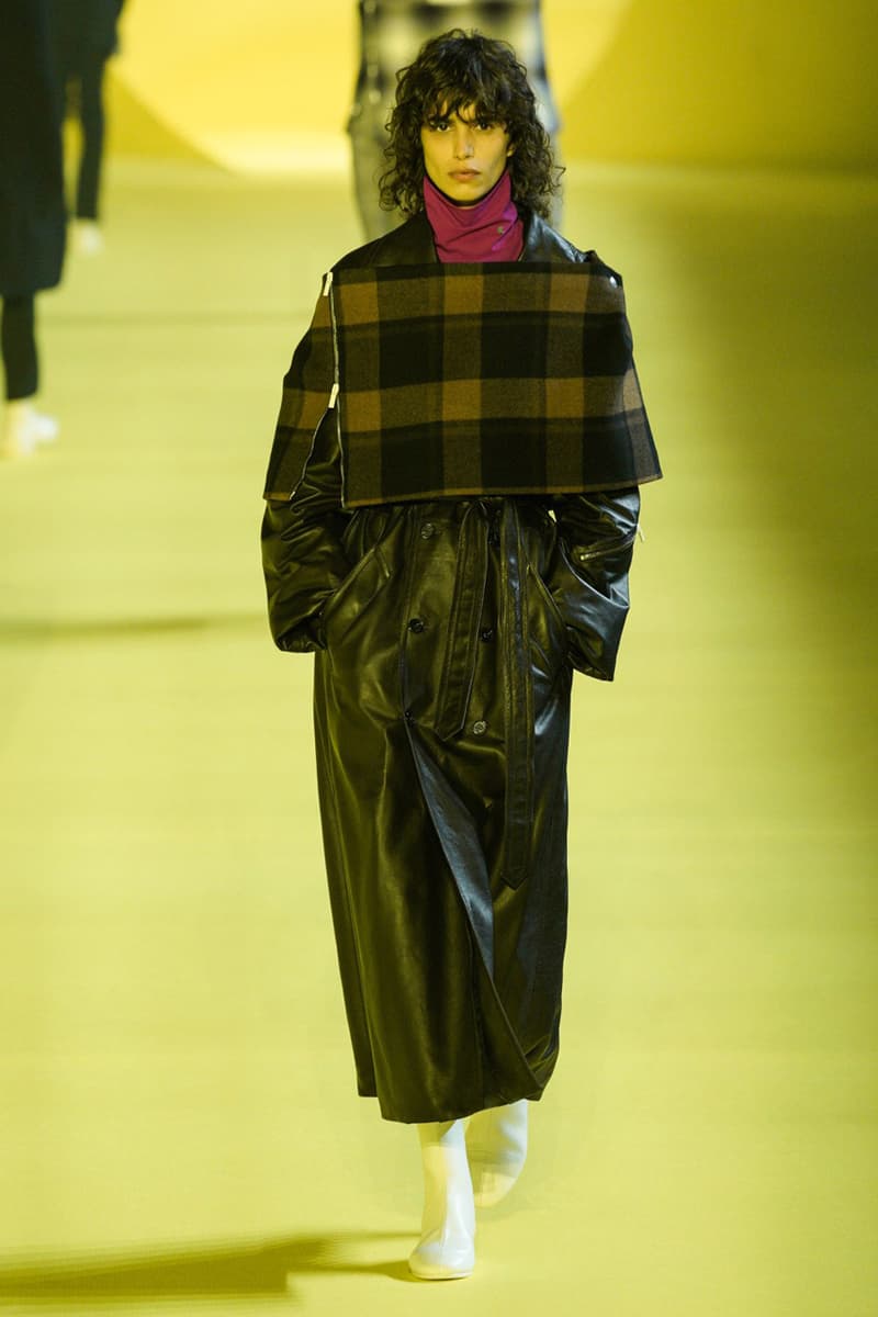 Raf Simons Fall/Winter 2020 Collection Show menswear pfw paris fashion week fw20 runway presentation solar youth runner