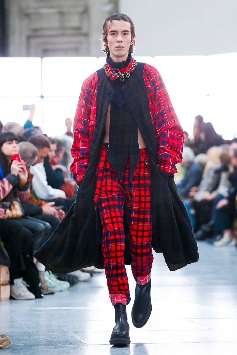 sacai Paris Fashion Week Fall Winter Runway Nike Pegasus Vaporfly pfw co ed chitose abe deconstruction military outerwear japanese designer layer styles leopard olive asymmetrical 