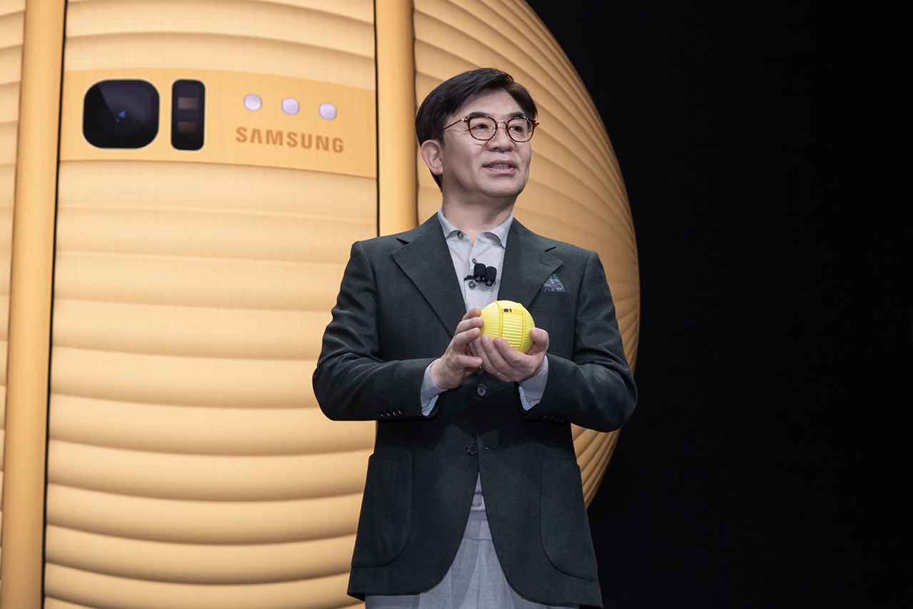 Samsung Unveils Robotic Ball Companion CES 2020 ballie tech announcement H.S. Kim tennis ball bb8 chores assistant ai artificial intelligence camera
