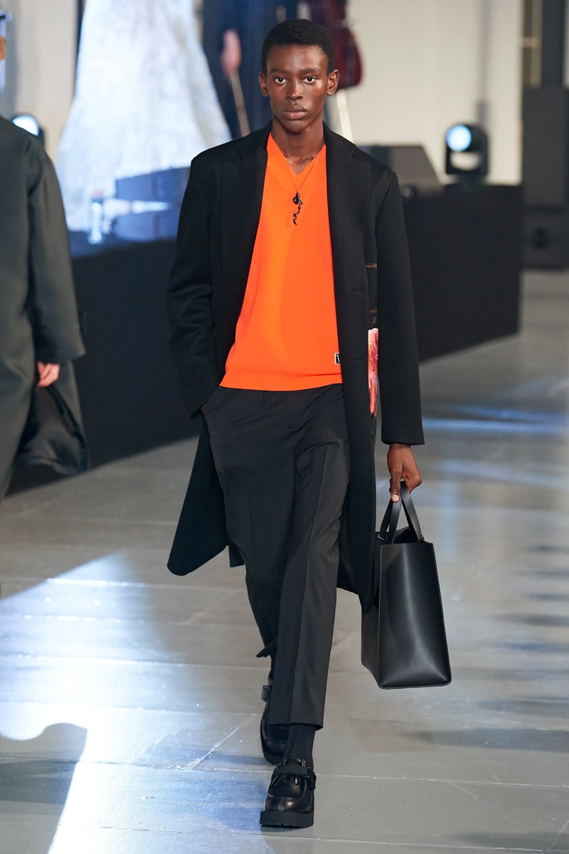 Valentino Fall/Winter 2020 Runway Collection paris fashion week mens Pierpaolo Piccioli ready to wear flowers 