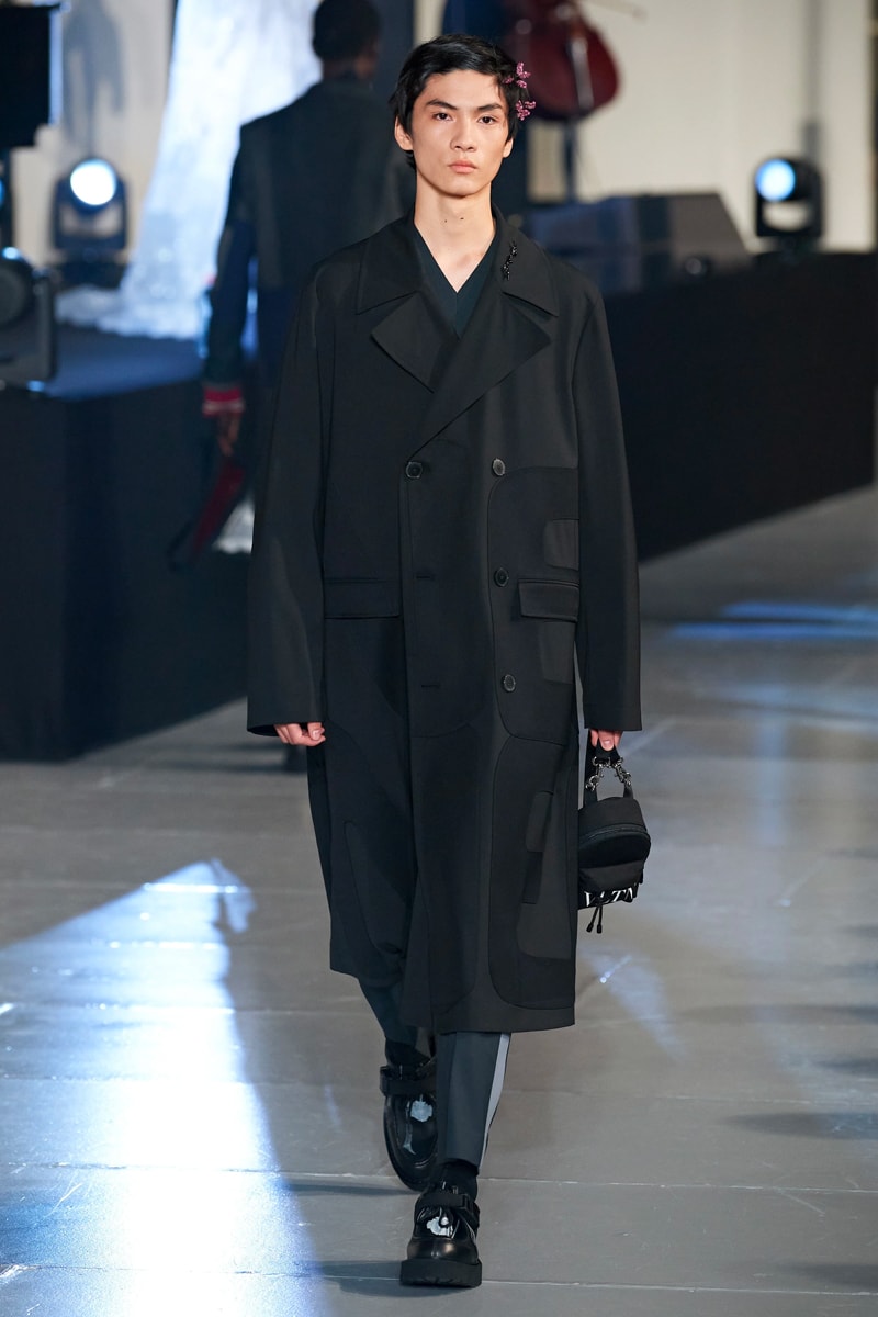 Valentino Fall/Winter 2020 Runway Collection paris fashion week mens Pierpaolo Piccioli ready to wear flowers 