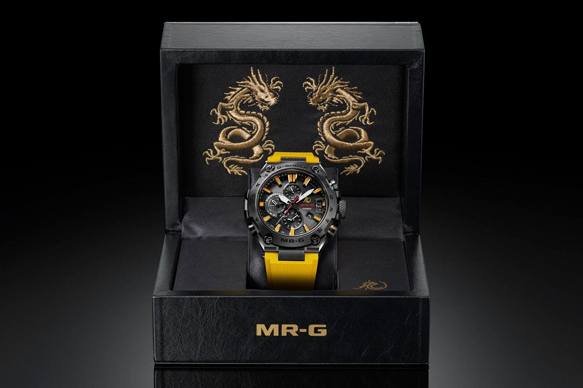 MRGG2000BL9A mr g mrg casio g shock gshock bruce lee watch yellow black red dragon Jeet Kune Do game of death tracksuit