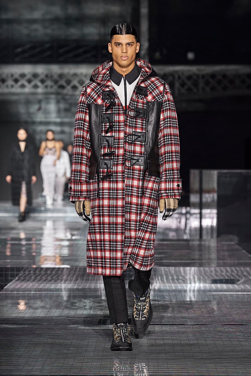 Burberry "Memories" Fall/Winter 2020 London Fashion Week Runway Show Riccardo Tisci Looks Kensington Olympia Fashion House Heritage British Tailoring Coats Katia and Marielle Labèque producer Arca Performance