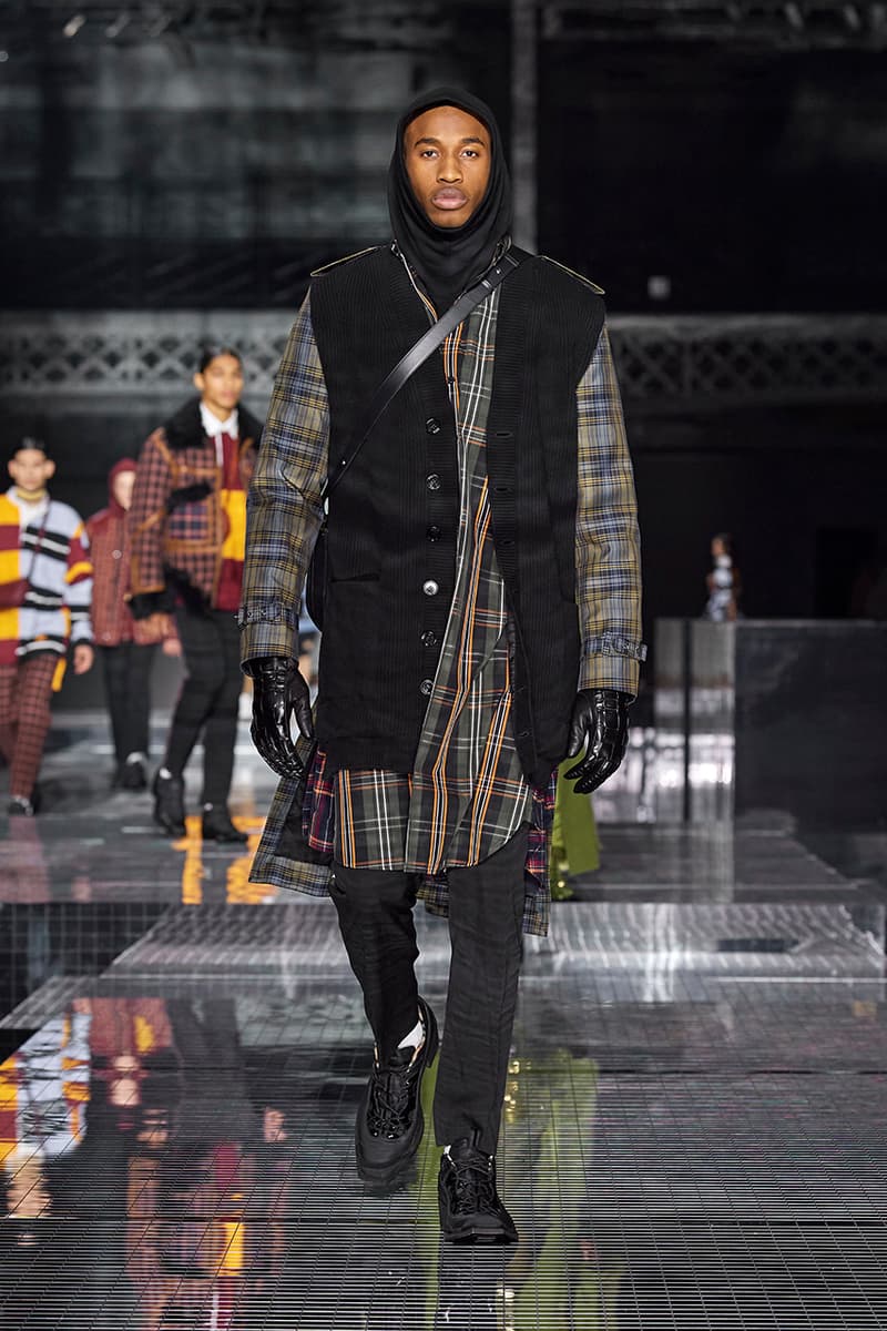 Burberry "Memories" Fall/Winter 2020 London Fashion Week Runway Show Riccardo Tisci Looks Kensington Olympia Fashion House Heritage British Tailoring Coats Katia and Marielle Labèque producer Arca Performance