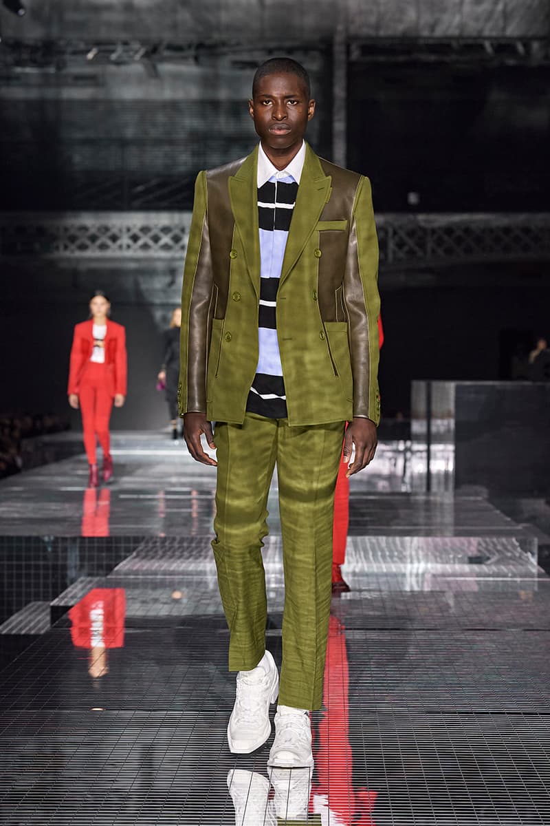 Burberry "Memories" Fall/Winter 2020 London Fashion Week Runway Show Riccardo Tisci Looks Kensington Olympia Fashion House Heritage British Tailoring Coats Katia and Marielle Labèque producer Arca Performance