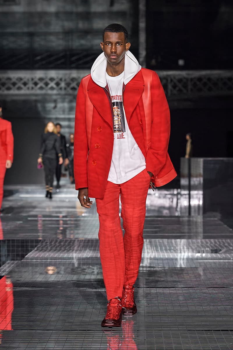 Burberry "Memories" Fall/Winter 2020 London Fashion Week Runway Show Riccardo Tisci Looks Kensington Olympia Fashion House Heritage British Tailoring Coats Katia and Marielle Labèque producer Arca Performance