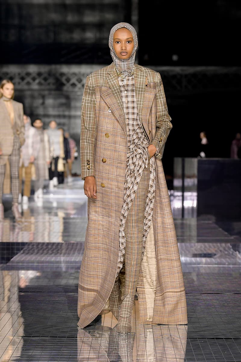 Burberry "Memories" Fall/Winter 2020 London Fashion Week Runway Show Riccardo Tisci Looks Kensington Olympia Fashion House Heritage British Tailoring Coats Katia and Marielle Labèque producer Arca Performance