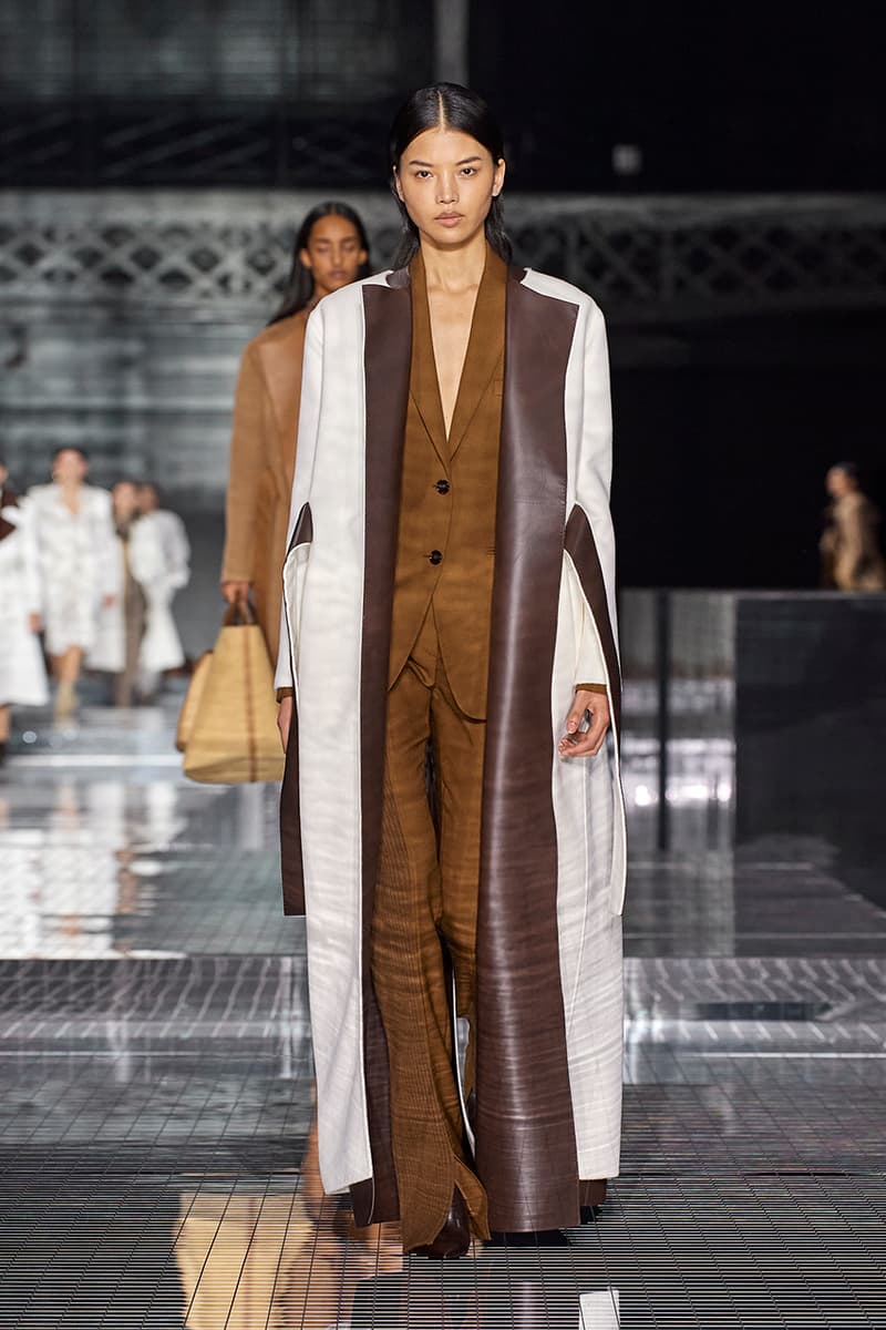 Burberry "Memories" Fall/Winter 2020 London Fashion Week Runway Show Riccardo Tisci Looks Kensington Olympia Fashion House Heritage British Tailoring Coats Katia and Marielle Labèque producer Arca Performance