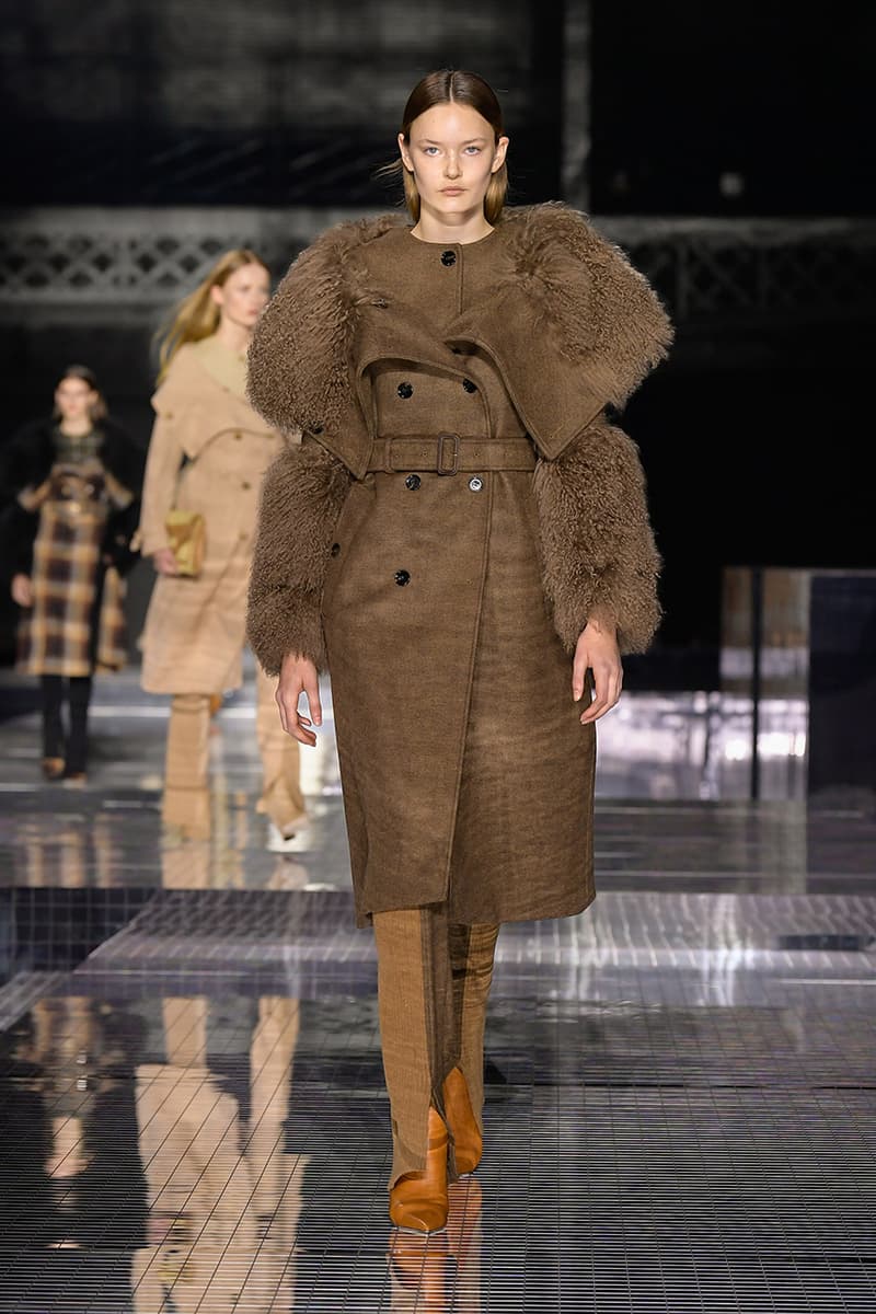 Burberry "Memories" Fall/Winter 2020 London Fashion Week Runway Show Riccardo Tisci Looks Kensington Olympia Fashion House Heritage British Tailoring Coats Katia and Marielle Labèque producer Arca Performance