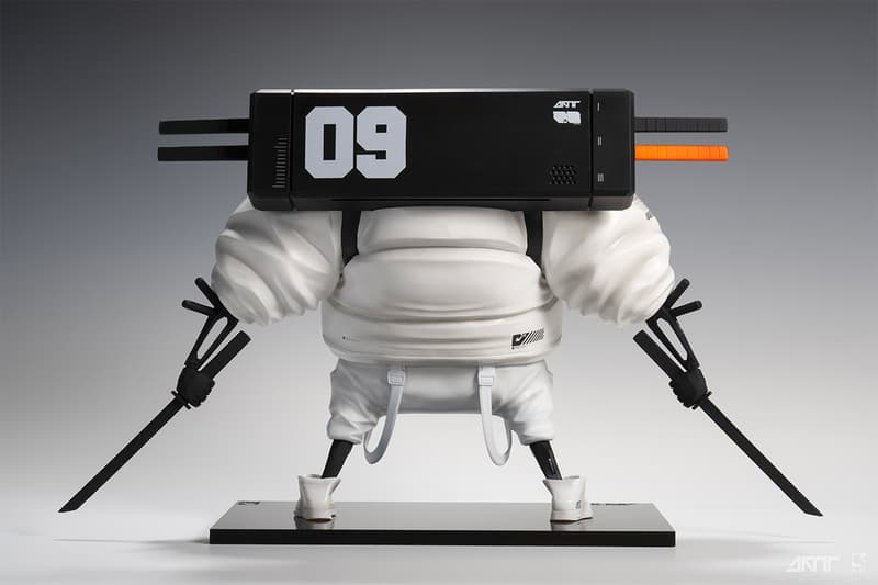 Daytoner Debuts Battle-Ready Robotic Sculpture purearts Master 9 Eyes M9E katana backpack sneakers puffer coat vinyl figure art toy resin character design streetwear