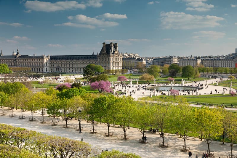 Risultato immagini per DIOR LOUVRE JARDIN DES TUILERIES IMMAGINI