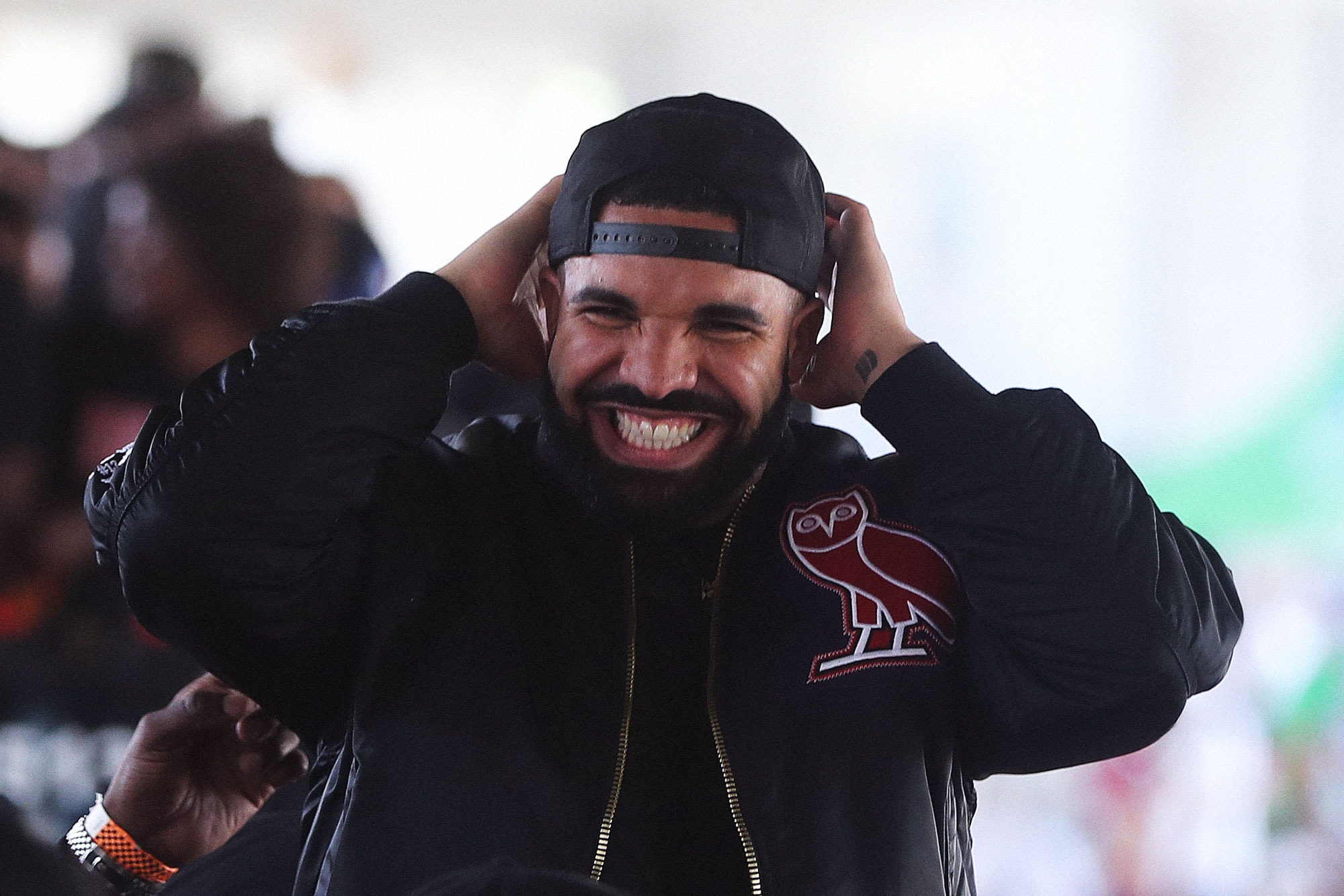 Drake Partners with Ultimate Rap League & Caffeine Live Streaming Platform OVO Canada Toronto Rap Battle Battle-Rap Freestyle Cypher Music News Listen Watch Stream HYPEBEAST News