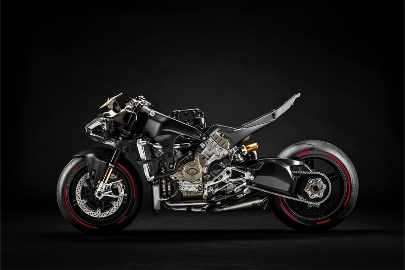 ducati superleggera v4 234 horsepower motorcycle motorbike bikes engine racing