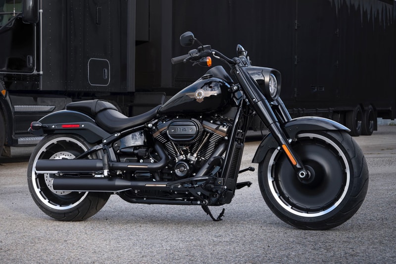 Harley-Davidson 30th Anniversary Fat Boy Info  choppers HD motorcycles wide Milwaukee-Eight steamroller softail 