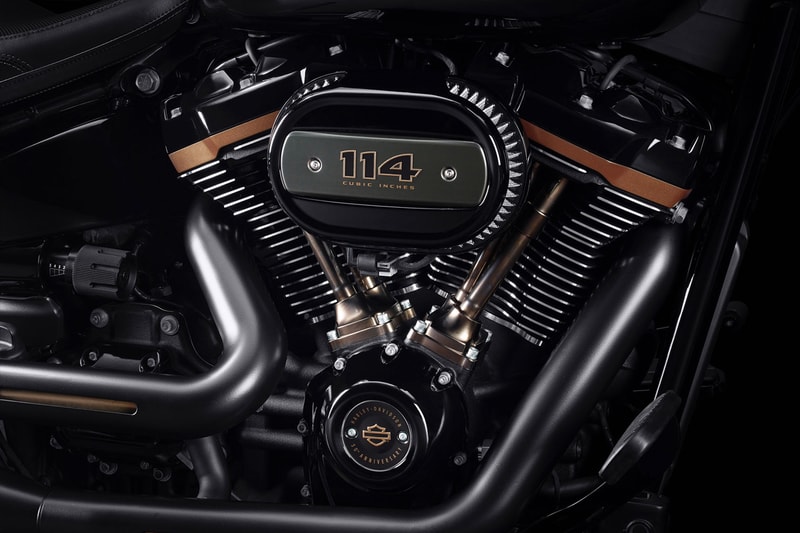 Harley-Davidson 30th Anniversary Fat Boy Info  choppers HD motorcycles wide Milwaukee-Eight steamroller softail 