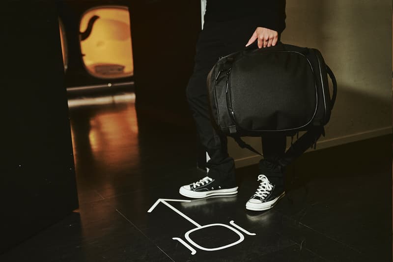 nine hours Aer Capsule Collection Release Backpack Bag Hotel Black Grey 35 40 L Pack