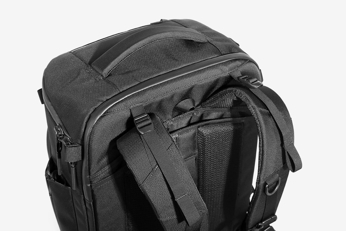 nine hours Aer Capsule Collection Release Backpack Bag Hotel Black Grey 35 40 L Pack