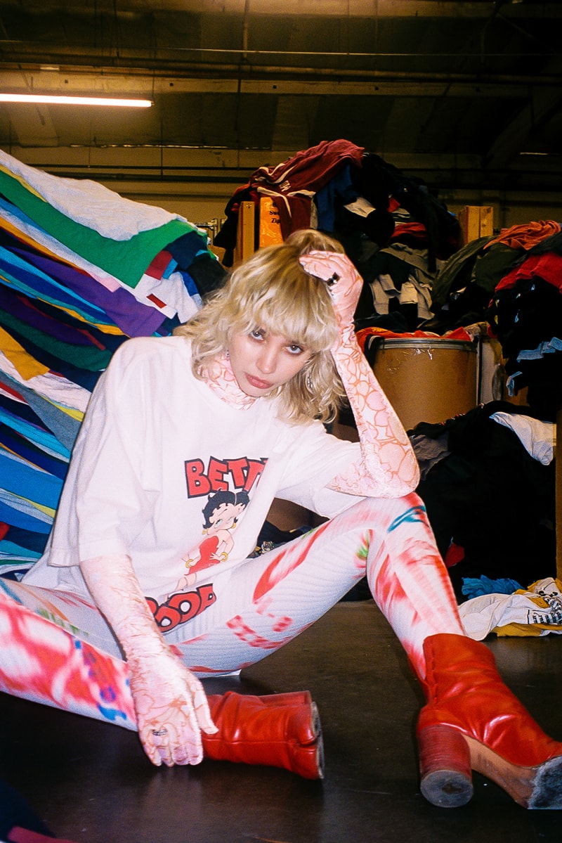 NOT APPLICABLE "Happy New Decade" Collection Lookbook Vintage T-shirts Betty Boop The Rolling Stones Apple Windows 95 Friends The Beatles John Lennon 