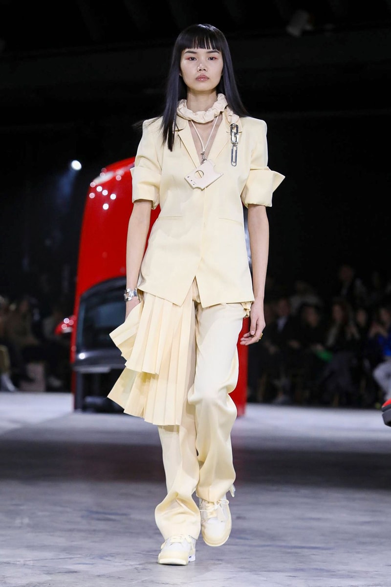 Off-White™ FW20 Womenswear, Air Jordan 4 Collaboration sneaker fall winter 2020 runway paris fashion week virgil abloh
