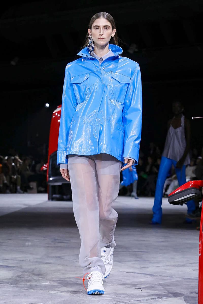 Off-White™ FW20 Womenswear, Air Jordan 4 Collaboration sneaker fall winter 2020 runway paris fashion week virgil abloh