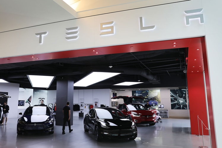 Tesla Stocks See $100 USD Plummet in Seconds
